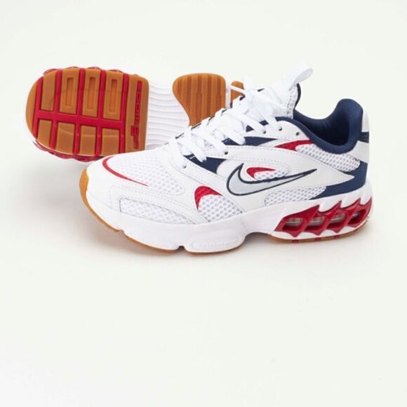 Zoom Air Fire White / Aura / Mystic
Hibiscus / Midnight Navy
Size 10.5 - Picture 6 of 6